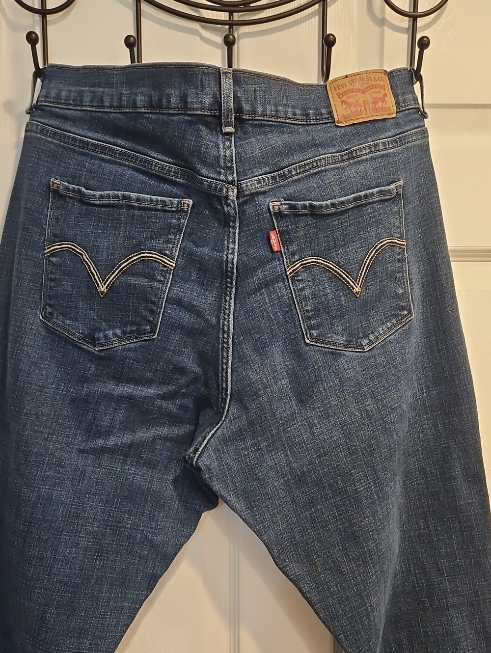 Levi's Women's Dark Blue Relaxed Fit Jeans